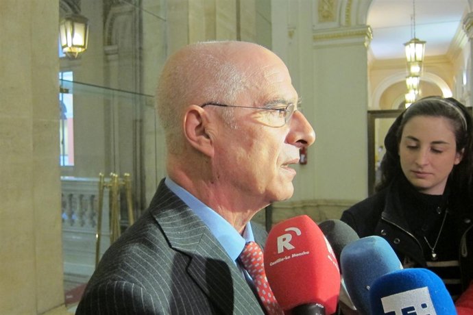 El Presidente De FIAB, Atendiendo A Los Medios