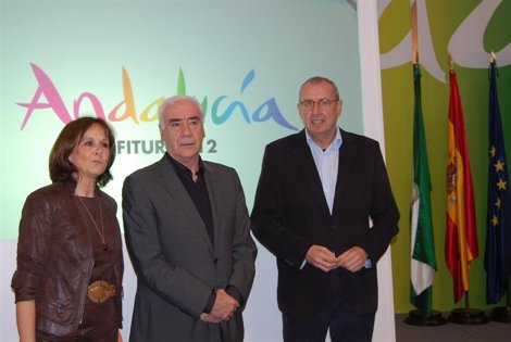 Luciano Alonso Presenta Fitur 2012 Junto A Martel Y Souvirón