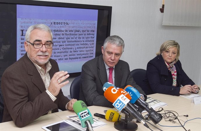 Francisco Menacho Presenta 'Cádiz Y Los Lugares Del Doce'