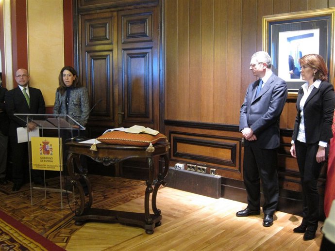 La Nueva Delegada Del Gobierno, Carmen Alba, Ante Ruiz Gallardón Y Barcina.