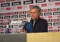 Mourinho: "Pienso que el vencedor será Guardiola, con todo mérito"