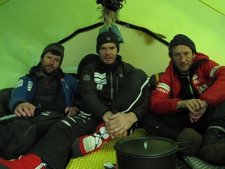 Alberto Iñurrategi, Juan Vallejo Y Mikel Zabalza