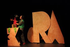 Una De Las Actuaciones Del Teatro