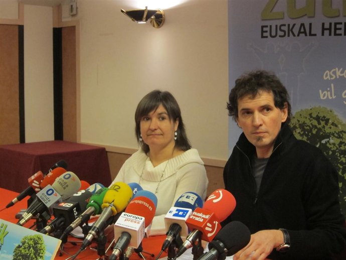 Maribi Ugarteburu Y Niko Moreno