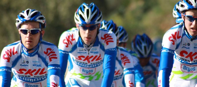 Equipo Ciclista 1T4i Shimano