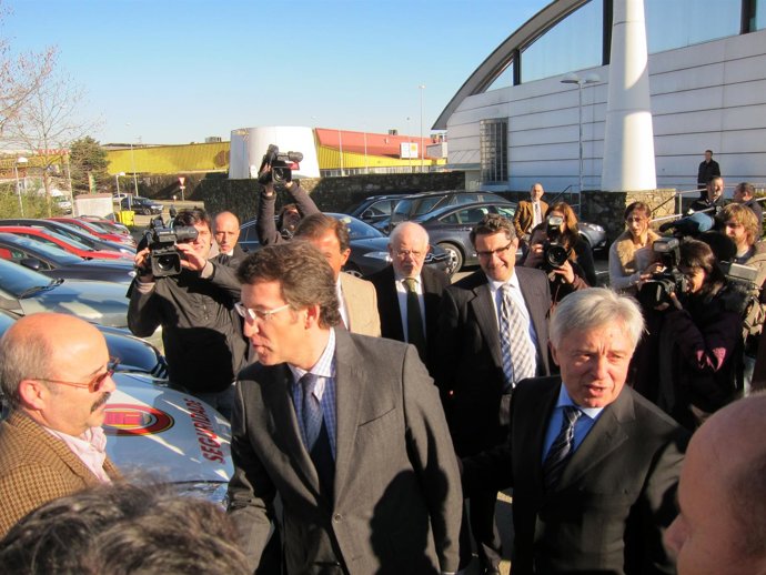 Feijóo Saluda A Los Empresarios Del Polígono Del Tambre