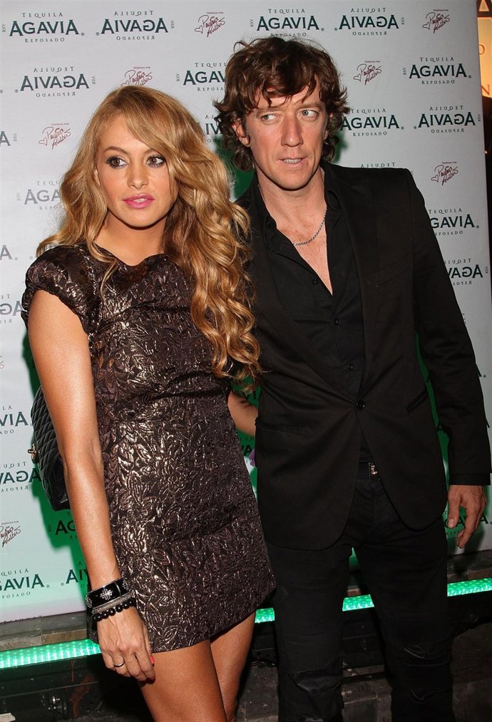 Paulina Rubio Y Colate En Un Photocall