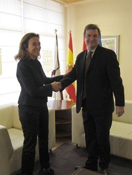 Gamarra Y Bretón Se Saludan A La Llegada Del Delegado