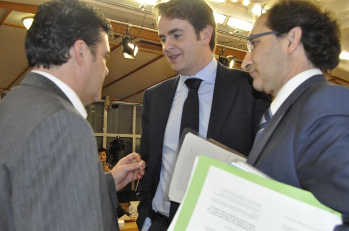 Roberto Bermúdez De Castro Y  José Luis Saz