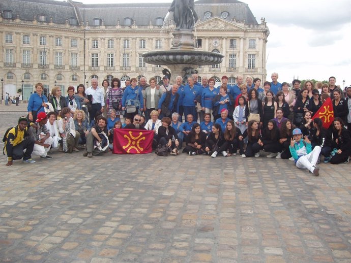 Una Visita Pasada De Una Delegación Pejina A Cenon (Francia)