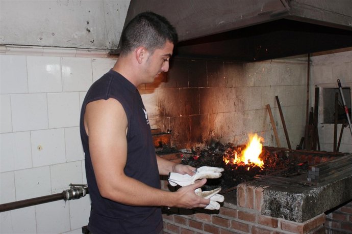 TRABAJADOR FUNDE HIERRO