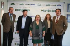 La Consejera De Agricultura Y Pesca, Clara Aguilera, Entrega Ayudas En Sevilla