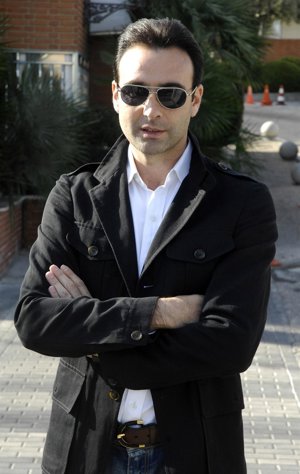 Posado De Enrique Ponce Tras Convertirse En Papá De Su Segunda Hija 