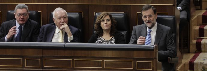 El Presidente Del Gobierno, Mariano Rajoy, Junto Con Los Ministros En El Congres