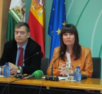 Junta exigirá a los Ayuntamientos un calendario de pagos consensuado con empleadas antes de abonar la ayuda a domicilio