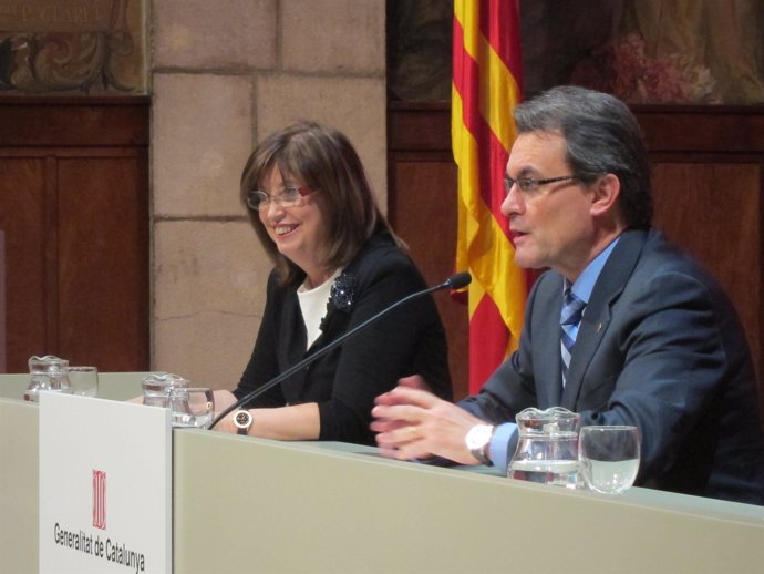 La Consellera Irene Rigau Y El Presidente, Artur Mas