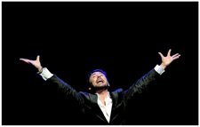 El Cantaor Miguel Poveda En Una Actuación. 