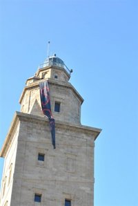 PSOE y BNG exigen al Ayuntamiento de A Coruña "garantías laborales" para los trabajadores de la Torre de Hércules