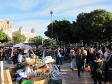 'Acampada BCN' Centenares De Concentrados En Plaza Catalunya