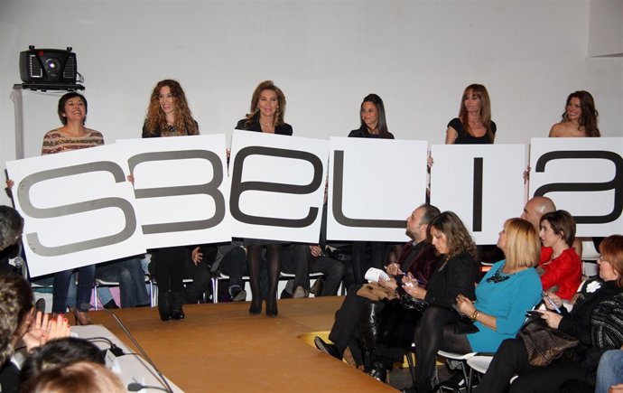 Nomra Duval, Juncal Rivero, Lara Dibildos, Isabel Gemio Y Blanca Cuesta 