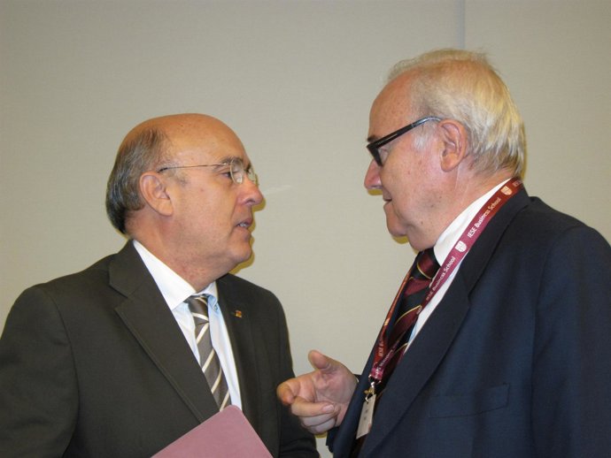 El Conseller De Salud, Boi Ruiz, Y El Presidente Del ICS, Josep Prat