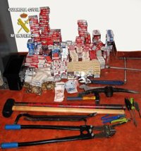 Detenidos tres madrileños acusados de robar 305 cajetillas de tabaco en una gasolinera de Daimiel (Ciudad Real)