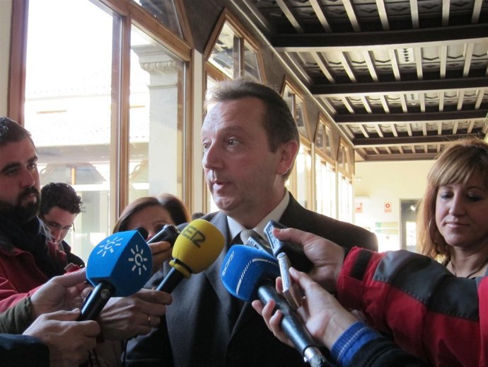 Consejero De Empleo, Manuel Recio, En Granada