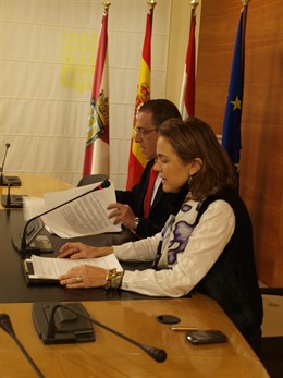 Yangüela Y Eguizábal, En La Rueda De Prensa       