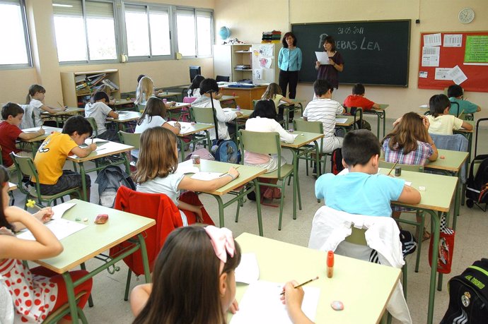 Alumnos Madrileños Haciendo La Prueba LEA