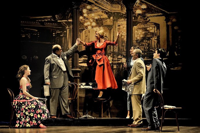 Un momento de la representación de 'Amar en tiempos revueltos'