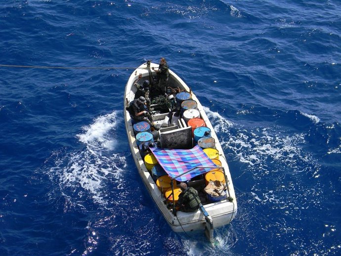 Pequeño barco usado como nodriza por piratas