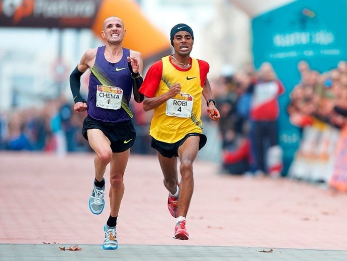 El Alteta Español Chema Martínez En El Maratón De Castellón 2010