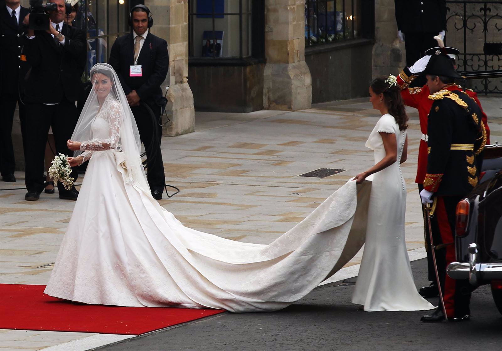 Kate Middleton Llega A La Abadía De Westminster Con Su Traje De Novia