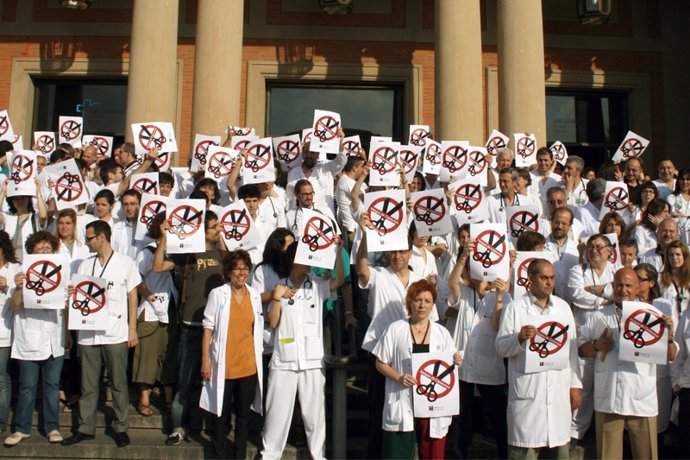 Concentración Del Sindicato Médicos De Catalunya