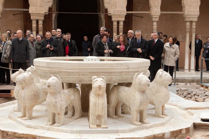 El Presidente De La Junta, José Antonio Griñán, Visita La Fuente De Los Leones