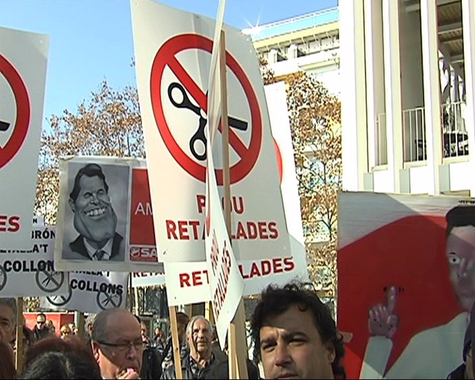 Protesta En Lloret De Mar Ante La Llegada De Artur Mas