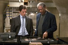 Christian Bale Y Morgan Freeman En 'Batman Begins'