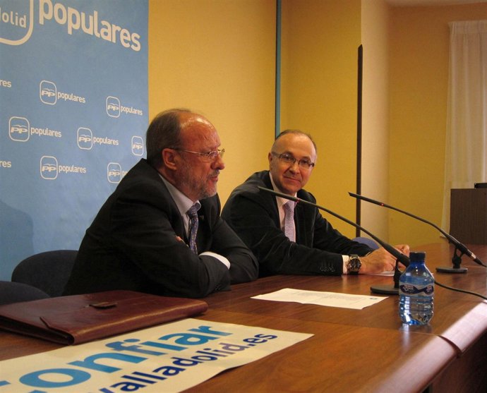 El Alcalde De Valladolid Junto A Ramiro Ruiz Medrano