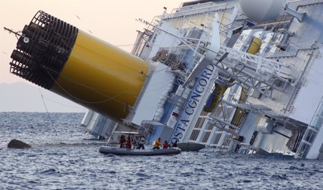 Crucero Costa Concordia Hundido En Italia 