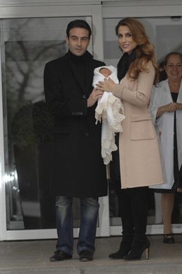Enrique Ponce, Paloma Cuevas Nos Presentan A Bianca