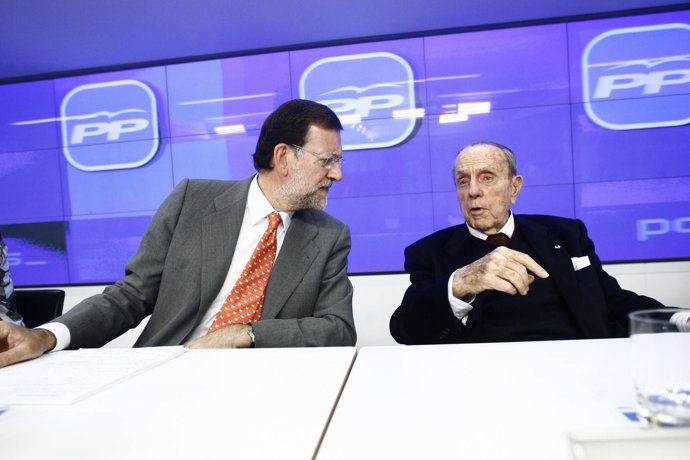 Manuel Fraga Con Mariano Rajoy En Una Ejecutiva Del PP