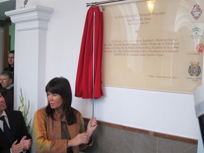 Consejera De Igualdad Y Bienestar Social Inaugura Residencia En Cádiz