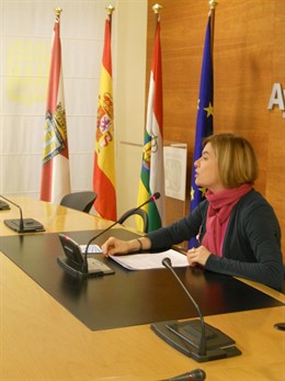 Paloma Corres Presenta La Programación De La Gota De Leche