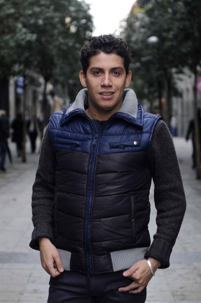 El Cantante Antonio Cortés