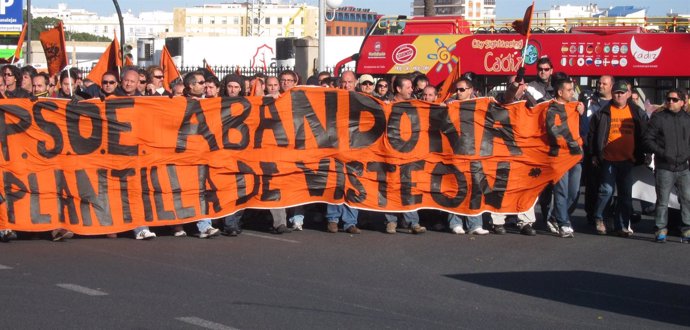 Trabajadores De Visteon Durante Una Manifestación En Cádiz