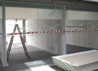 El consejero Cruz asegura que se están dando los pasos necesarios para operar en junio en el aeropuerto de Corvera