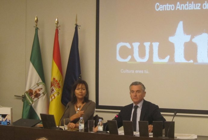 Amores Y Plata, En El Acto De Entrega