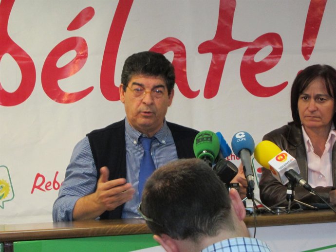 Valderas Junto A La Coordinadora Provincial En Almería, Rosalía Martín