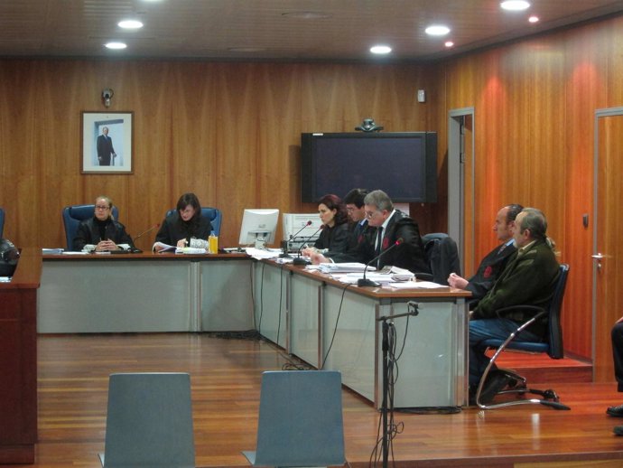 Un Momento Del Juicio Con Jurado