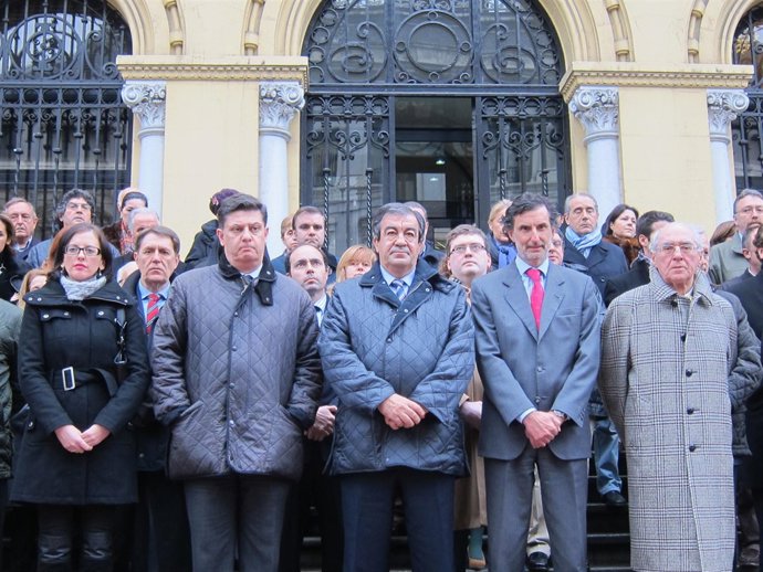 El Gobierno Del Principado Guarda Un Minuto De Silencio Por La Muerte De Fraga